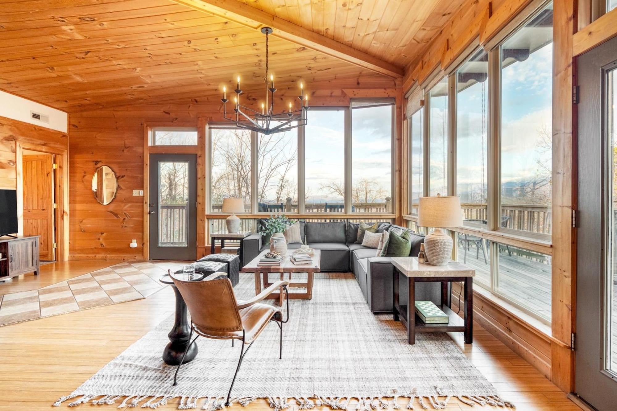 Chestnut By Avantstay Mountain Cabin W Treetop Views Hot Tub Game Room Гатлинбург Экстерьер фото
