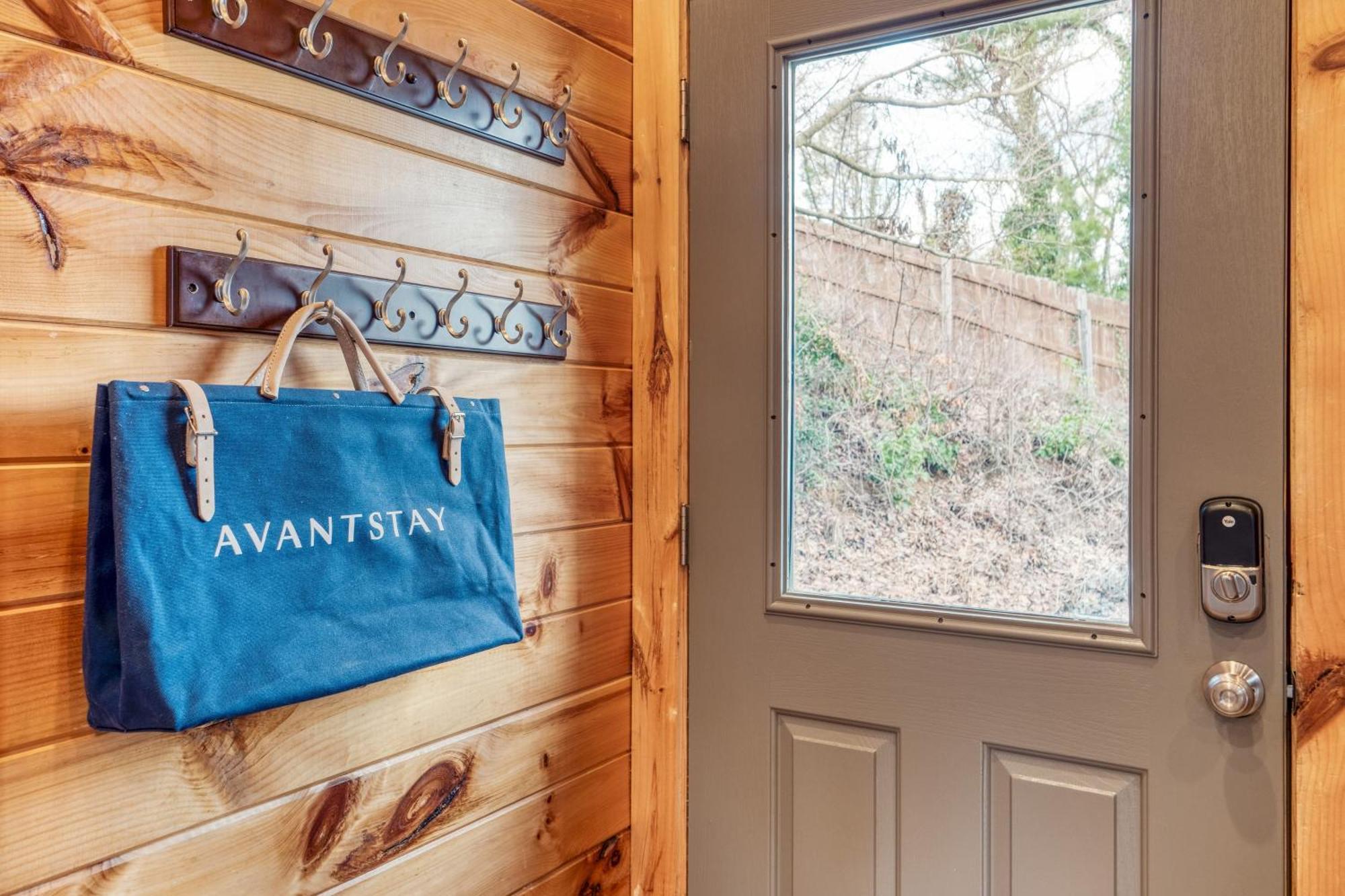 Chestnut By Avantstay Mountain Cabin W Treetop Views Hot Tub Game Room Гатлинбург Экстерьер фото